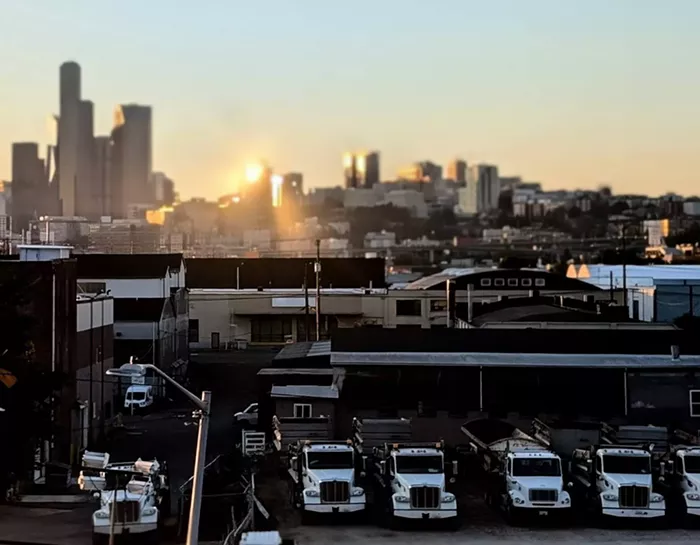 Slog AM: Today Might Be the Hottest Day of the Year, Seattle City Council Finds Time to Fucking Worry About Graffiti, ICE Is Making Life Miserable for LA Dogs